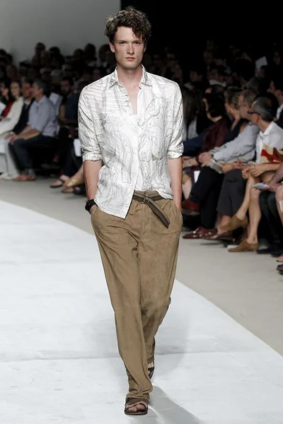 Look 37